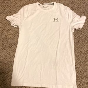 White small under Armour T shirt